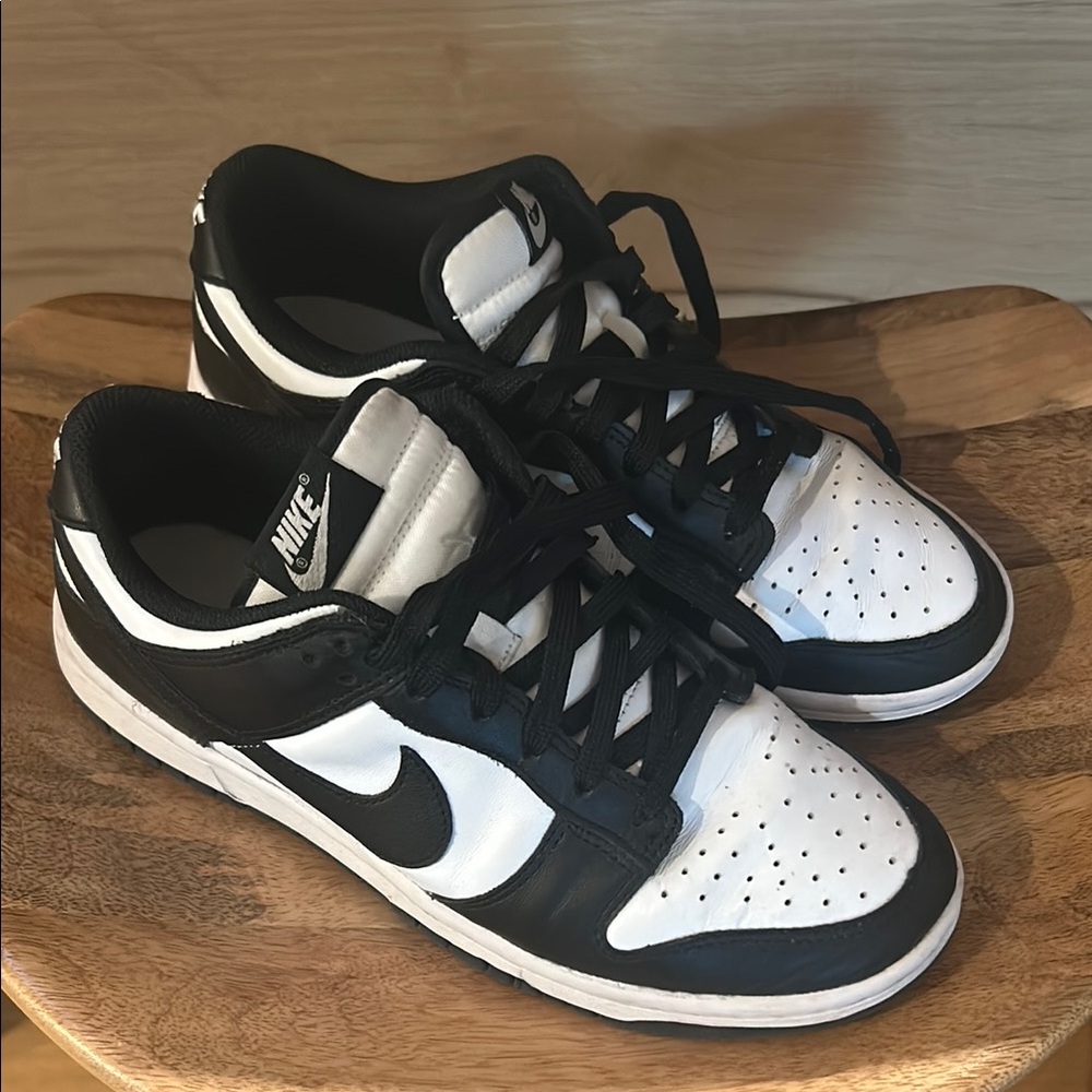 Nike women’s low panda Dunks